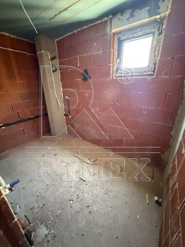 For sale - Apartment in Iujen,  Plovdiv