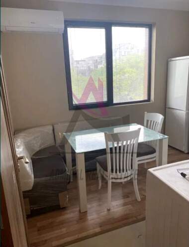 Kira - Apartman olarak Pogrebi,  Varna
