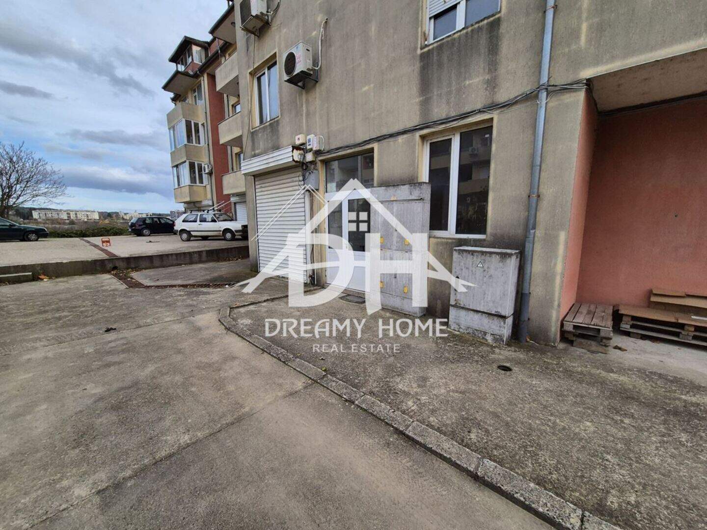 Depozit în Văzrojdenți, Kărdjali – fotografia 2