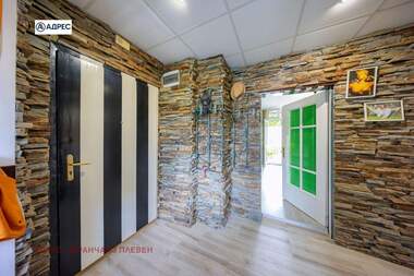 Vânzare - Apartament în Aprilți,  Lovece