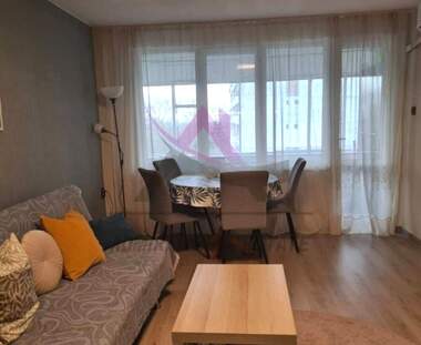 Închiriere - Apartament în Ceaîka,  Varna