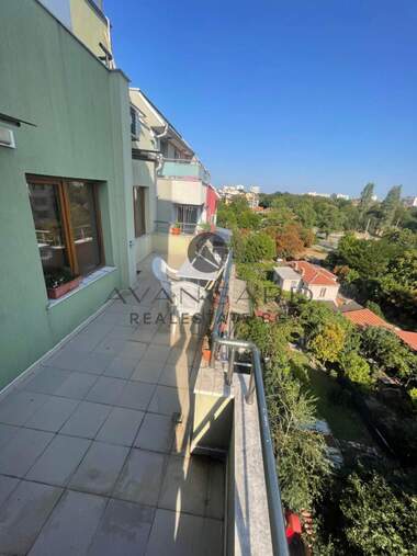 For sale - Apartment in Kiuchuk Parij,  Plovdiv