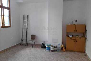 Ενοίκιο - Κατάστημα/Γραφείο σε Център,  Ямбол