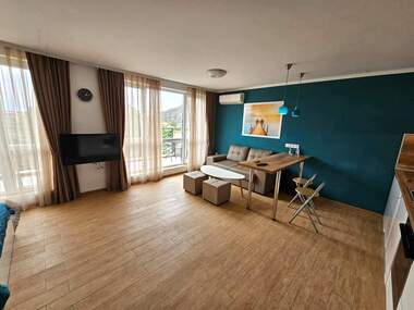 Închiriere - Apartament în Mladejki hălm,  Plovdiv