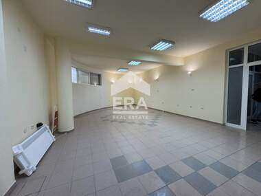 Închiriere - Spațiu industrial în Drujba 1,  Haskovo