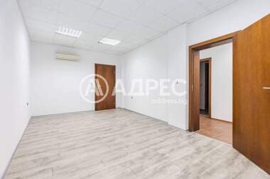 Ενοίκιο - Γραφείο σε Морска Градина,  Варна