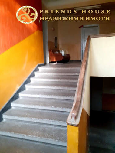 Vânzare - Birou/Depozit/Restaurant/Cabinet de stomatologie în Karnobat,  Burgas