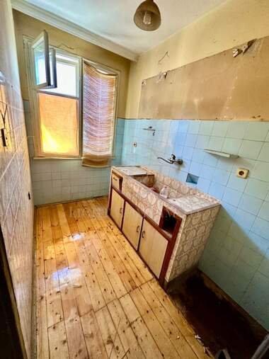 Продажба - Апартамент в Център,  Пловдив