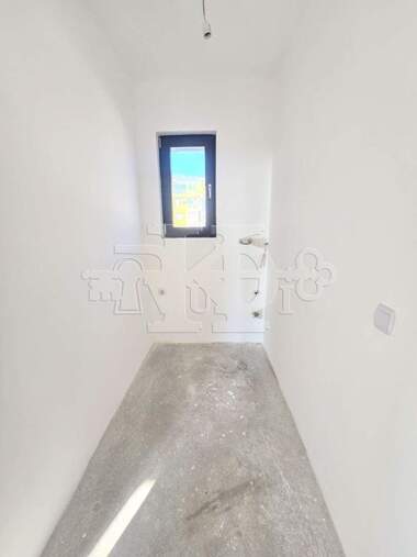Vânzare - Apartament în Vinița,  Varna