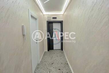 Vânzare - Apartament în Avtogara,  Varna