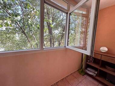 Închiriere - Apartament în Izgrev,  Burgas