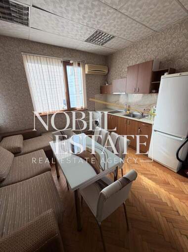 Продажа - Квартира в Център,  Бургас