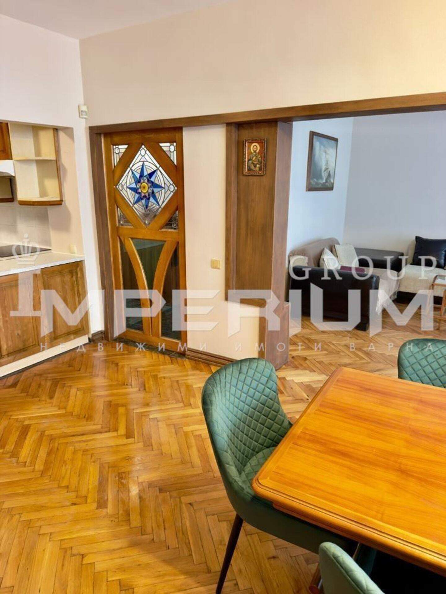 Тристаен Апартамент в Център, Варна – снимка 5