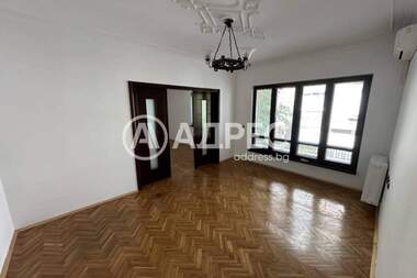 Închiriere - Apartament în Center,  Sofia