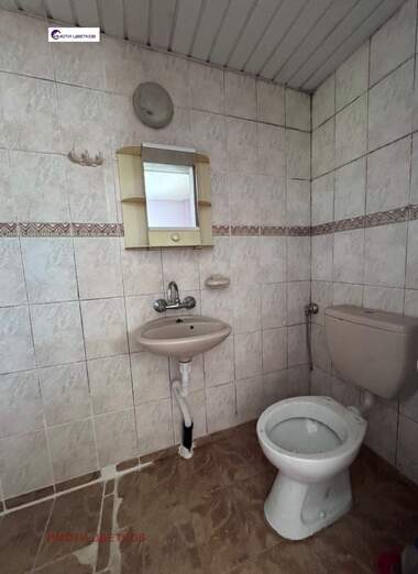 Verkauf - Etage von Haus in Zentar,  Wraza