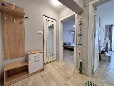 Închiriere - Apartament în Lazur,  Burgas