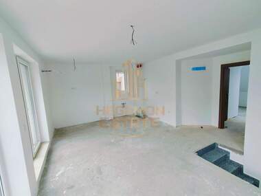 Vânzare - Apartament în Levski,  Varna