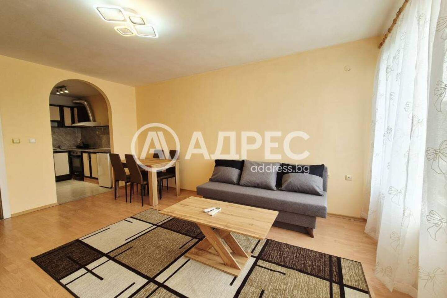 Cu trei camere Apartament în Zimno kino Trakia, Varna – fotografia 2