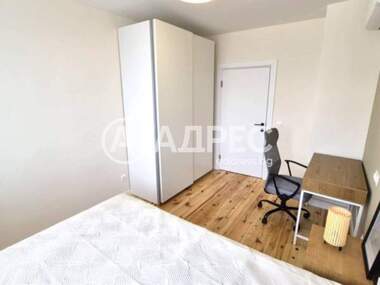 Închiriere - Apartament în Center,  Sofia