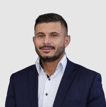 Даниел Шиков