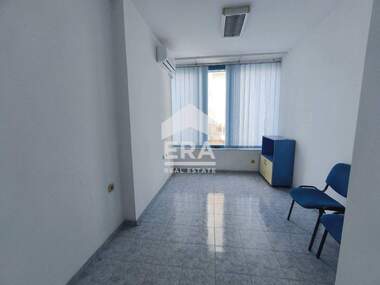 Ενοίκιο - Γραφείο σε Дружба 1,  Хасково