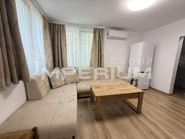 Închiriere - Apartament în Kolhozen pazar,  Varna