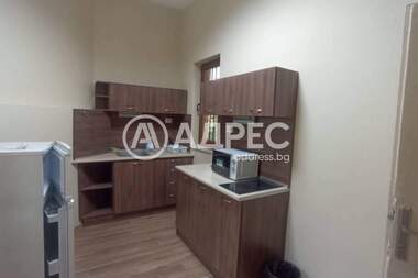 Ενοίκιο - Γραφείο σε Център,  Пловдив