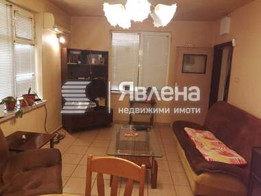 Продажба - Къща в Южна промишлена зона,  Ямбол