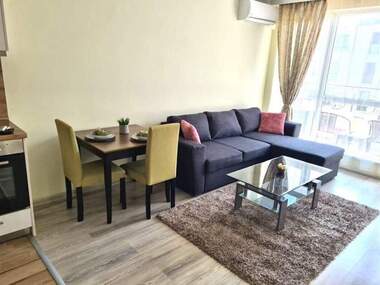 Închiriere - Apartament în Mladejki hălm,  Plovdiv
