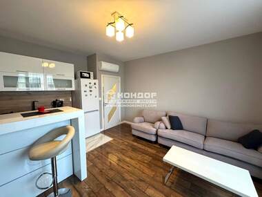 Închiriere - Apartament în Hristo Smirnenski,  Plovdiv