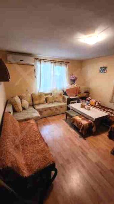 Vânzare - Apartament în Karnobat,  Burgas