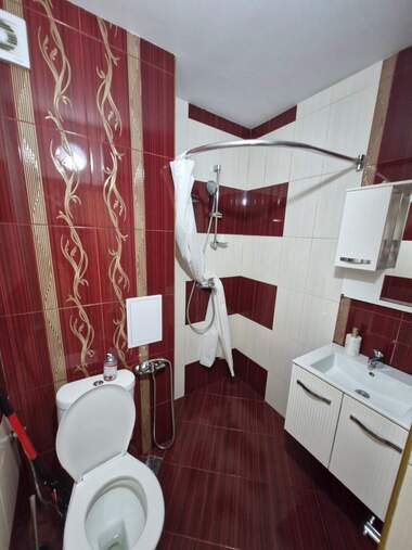 Închiriere - Apartament în Văzrajdane,  Burgas