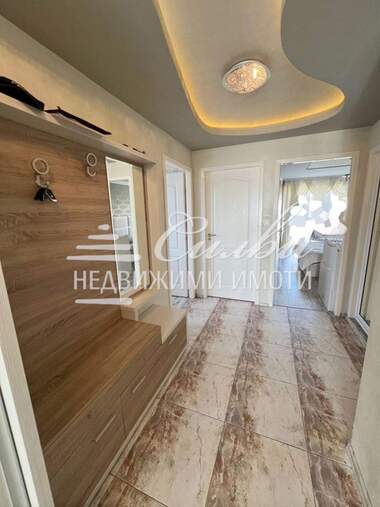 Продажба - Апартамент в Добруджански,  Шумен