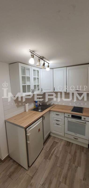 Închiriere - Apartament în Okrăjna bolnița - Generali,  Varna