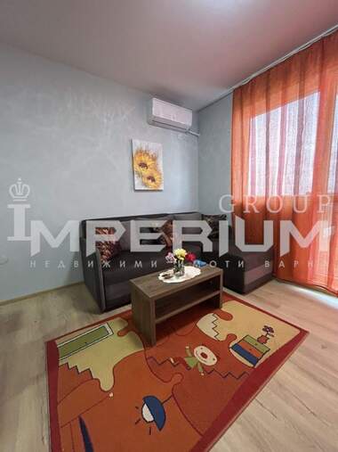 Închiriere - Apartament în Vinița,  Varna
