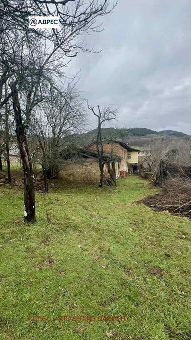 Vânzare - Casă în Aprilți,  Lovece