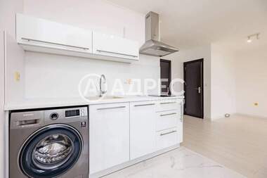 Verkauf - Wohnung in Wazrajdane 1,  Warna