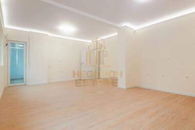 Vânzare - Apartament în Zimno kino Trakia,  Varna