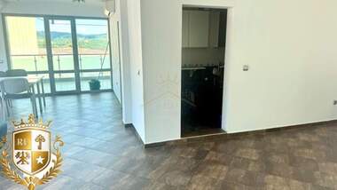 Miete - Büro/Schönheitssalon in Zentar,  Weliko Tarnowo