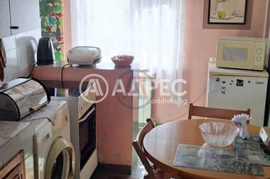 For sale - House in Petarch,  Sofia Oblast