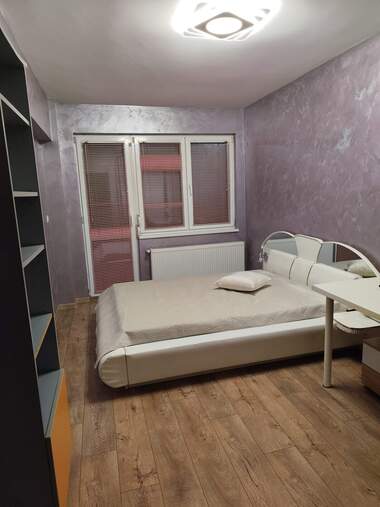 Închiriere - Apartament în Wider Center,  Pleven