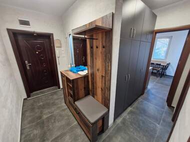 Închiriere - Apartament în Văzrajdane,  Burgas