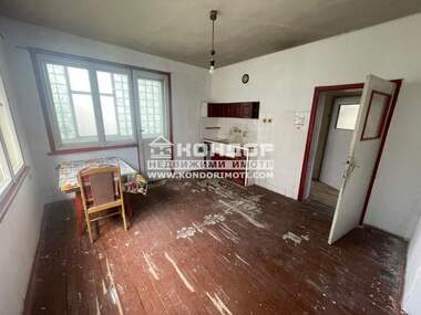 Vânzare - Etaj din casă în Raion Zapaden,  Plovdiv