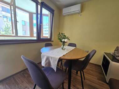 Miete - Wohnung in Wazrajdane,  Burgas
