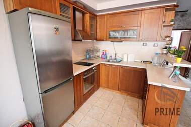 Închiriere - Apartament în Văzrajdane,  Burgas