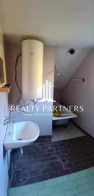 For sale - House in Klenovik,  Pernik