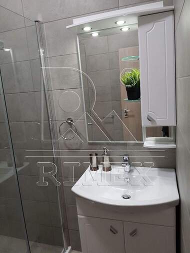 For rent - Apartment in Raion Zapaden,  Plovdiv