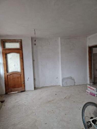 Vânzare - Apartament în Kemera - hudojnik,  Vrața
