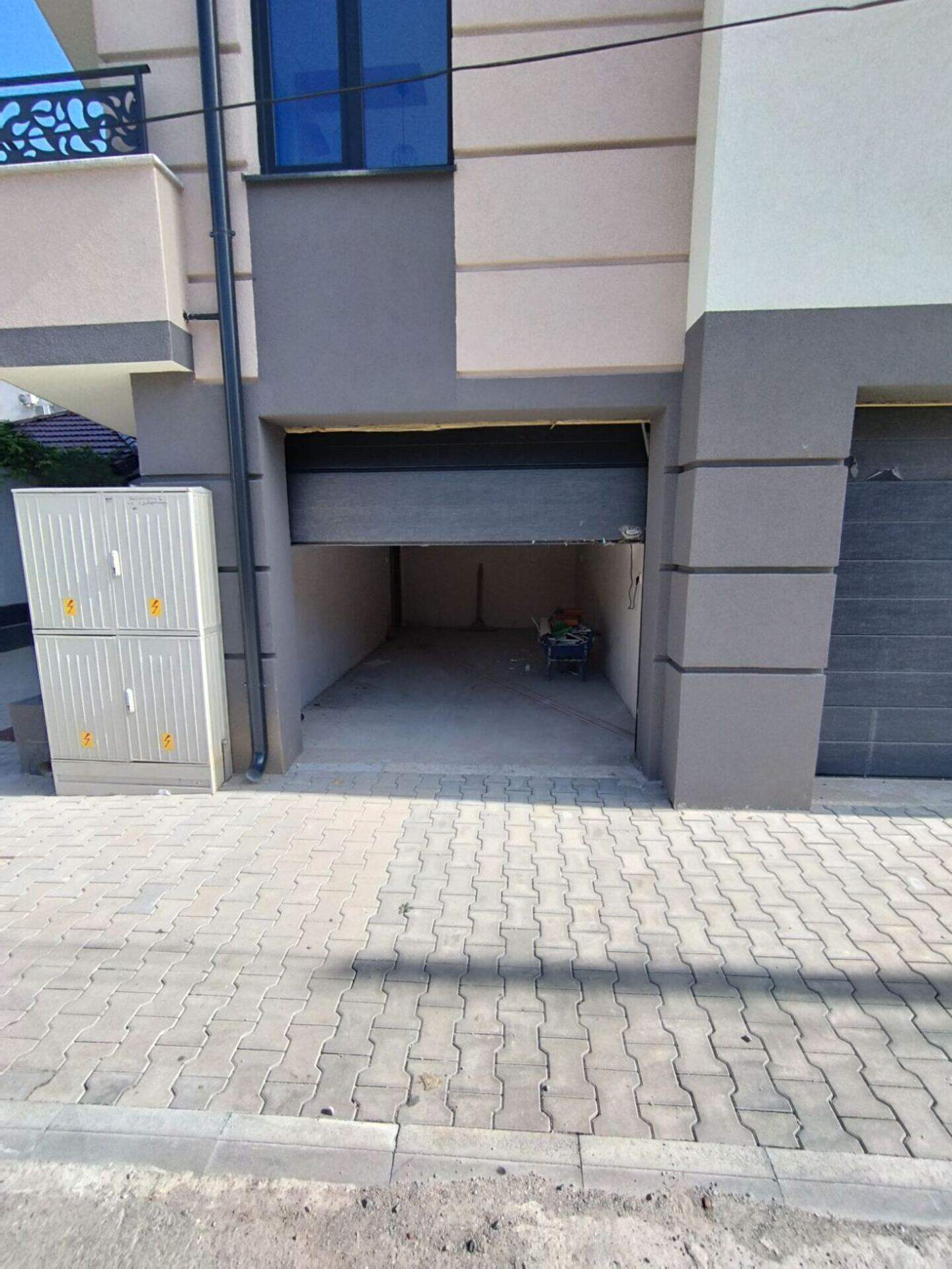 Parkplatz in Waroscha, Targowischte – Foto 2