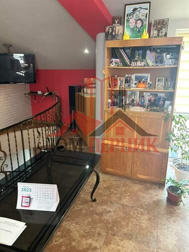 Satış - Dükkan/Ofis/Güzellik salonu/Yer/Diş ofisi olarak Iztok,  Pernik
